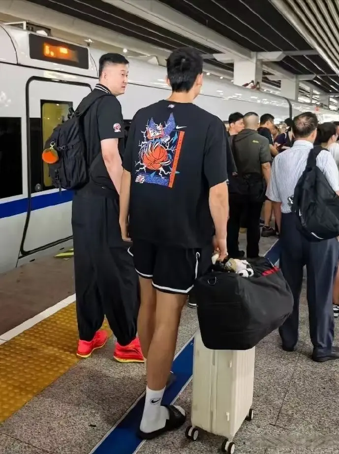 和澳洲国青, 杜锋真是受, 不敌肯塔基