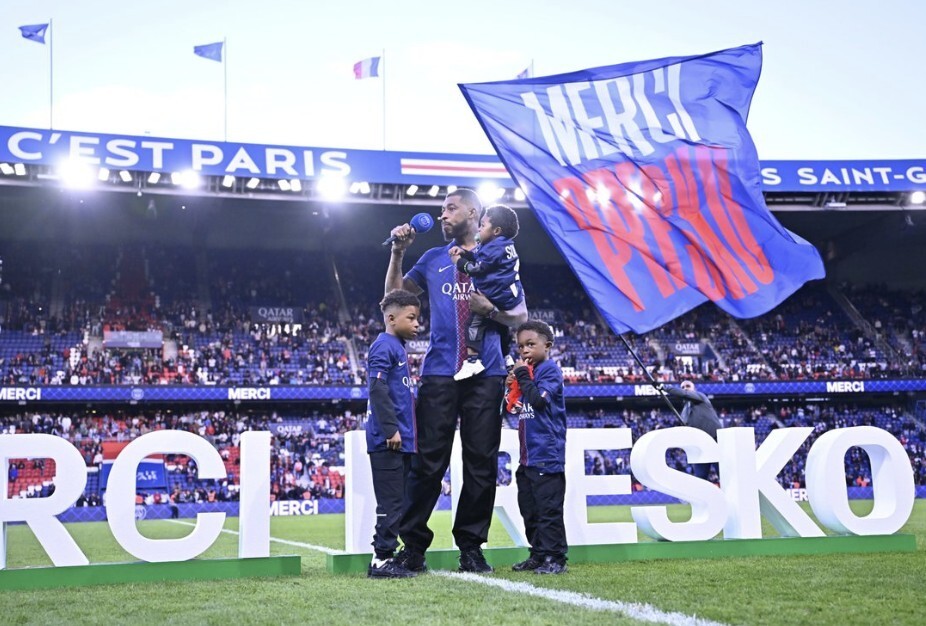 金彭贝难掩, OTzT, 军联赛冠军