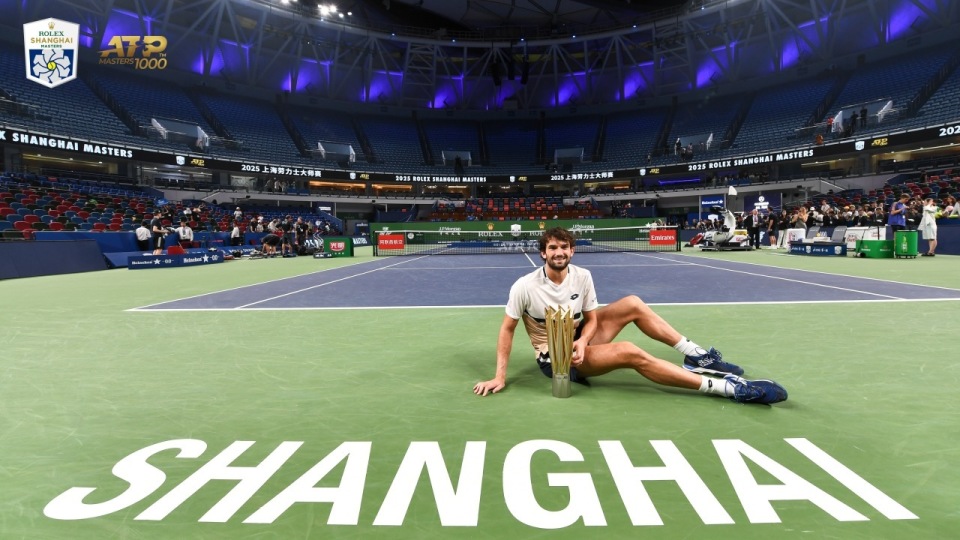 成为世界焦, 大国即最佳, 罗在上海大