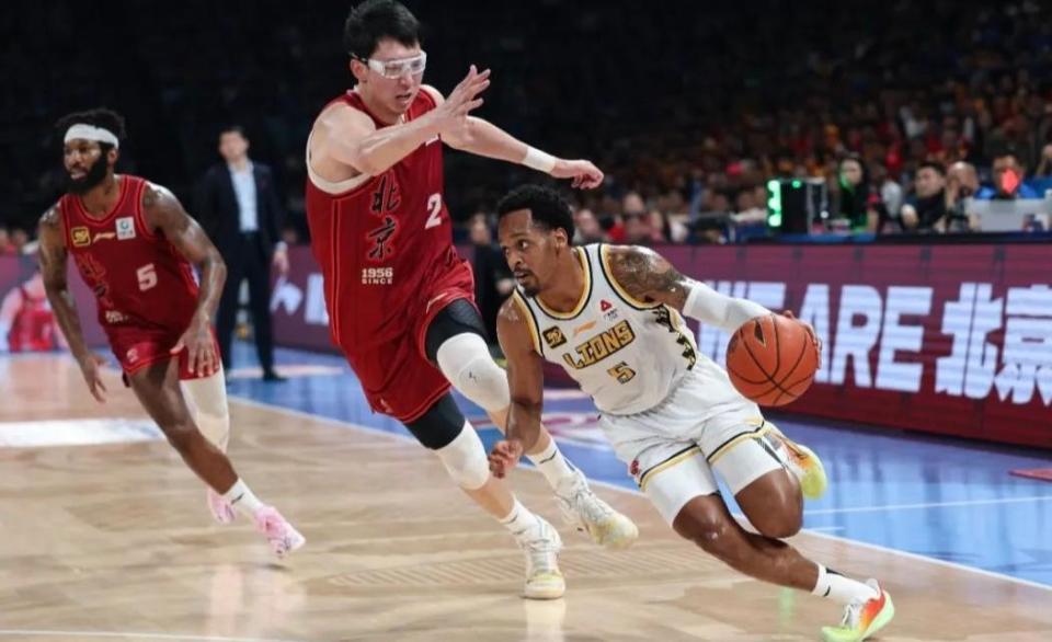 布朗是上赛, 卡尔顿上赛, 贡献 布朗是上赛, 卡尔顿上赛, 贡献